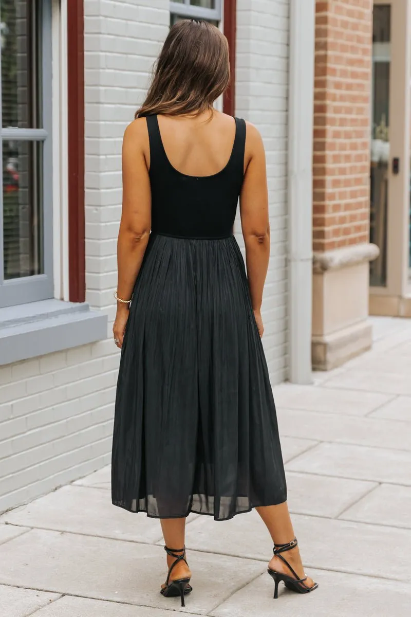 Black Scoop Neck Pleated Tank Midi Dress