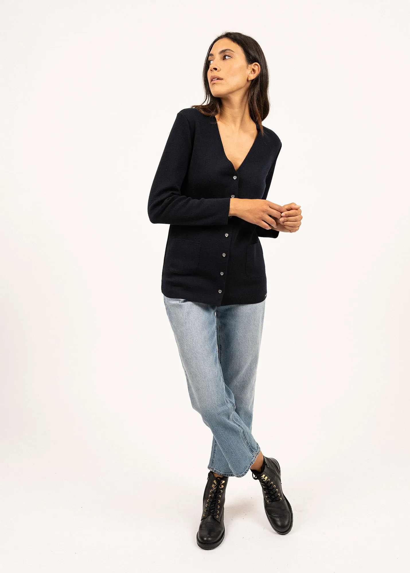 Blainville V neck cardigan - buttoned, in soft wool (NAVY)