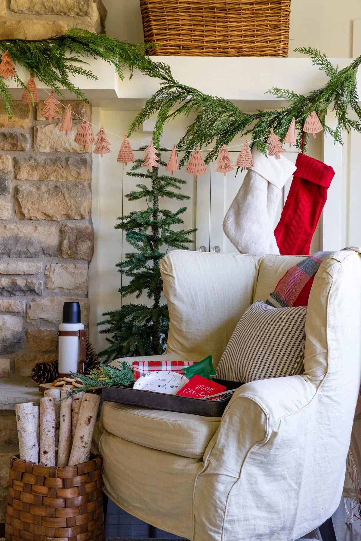 Cozy Lodge Tree Shaped Plate