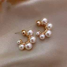 Elegant Gold Earrings with White Pearls