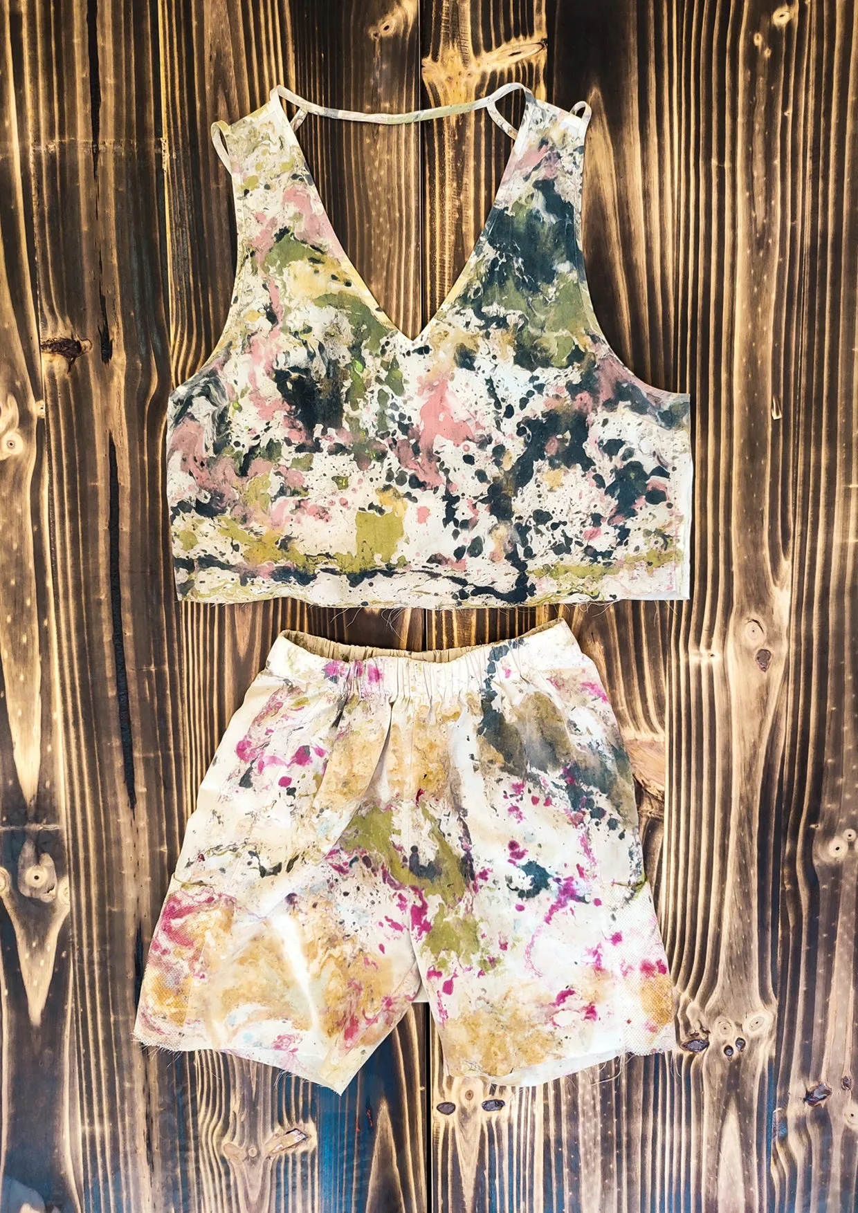 HANDPAINTED / CROPPED - TOP - SPAGHETTI STRAPS & SHORTS creme painted