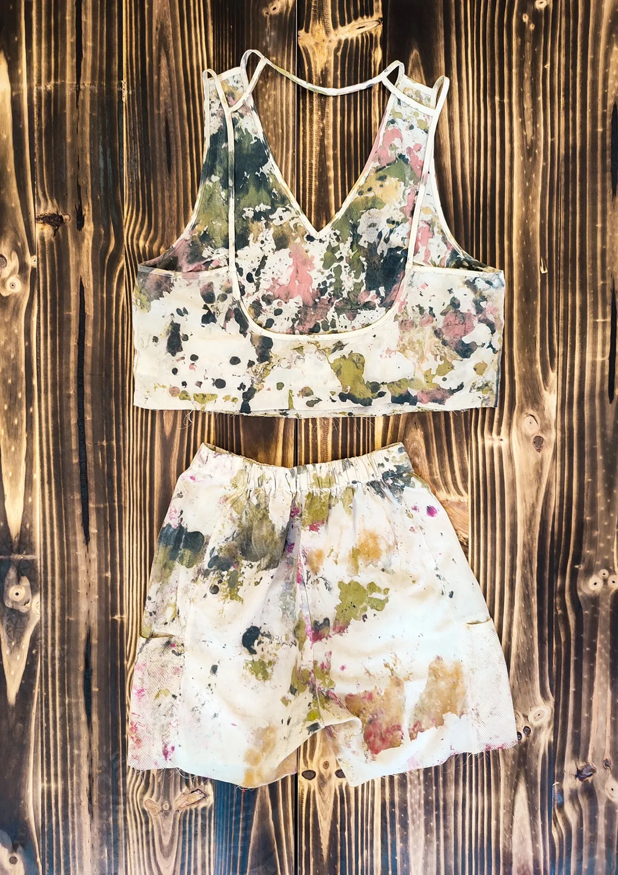 HANDPAINTED / CROPPED - TOP - SPAGHETTI STRAPS & SHORTS creme painted