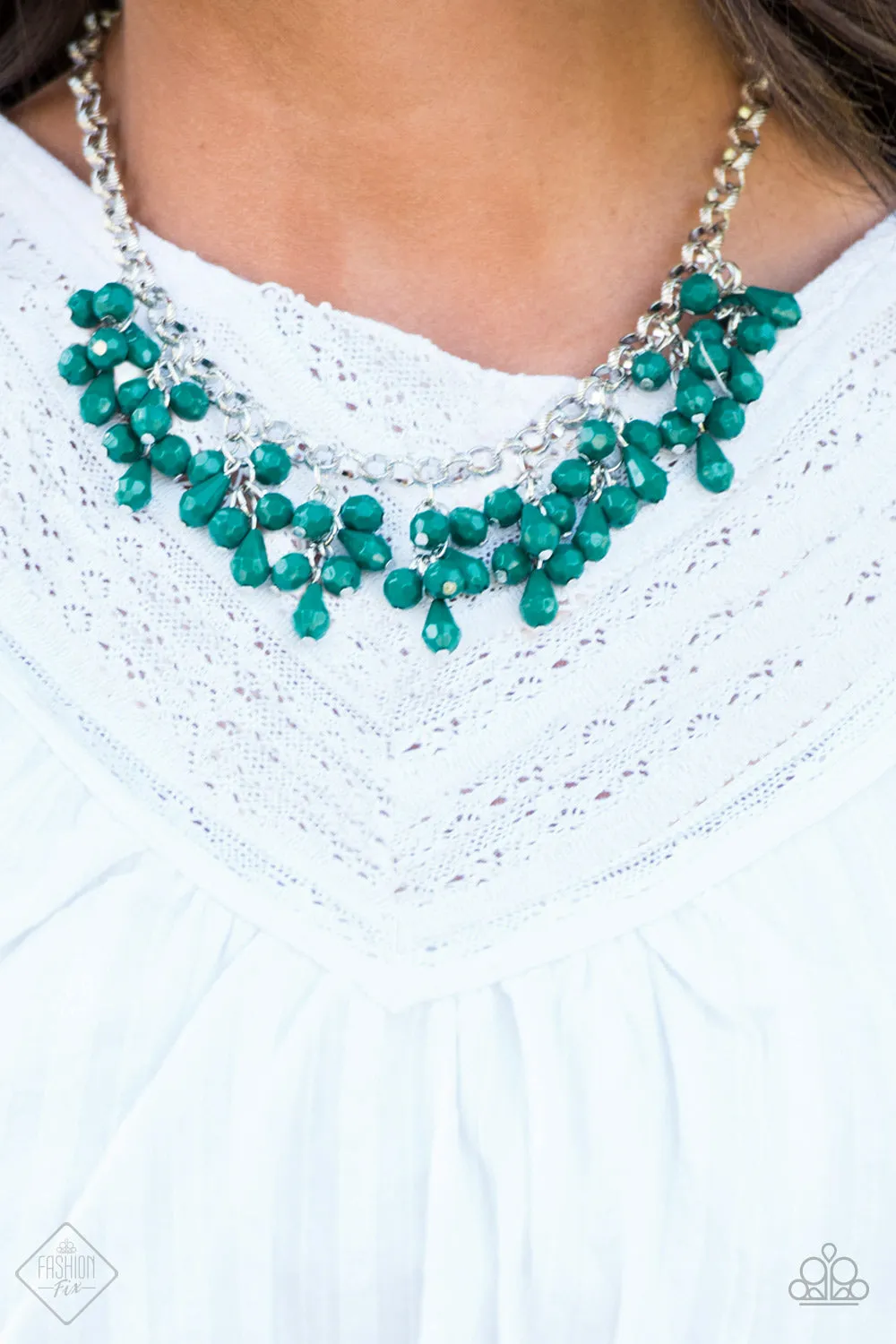 Paparazzi Accessories  - Modern Macarena #N106 Peg - Green Necklace