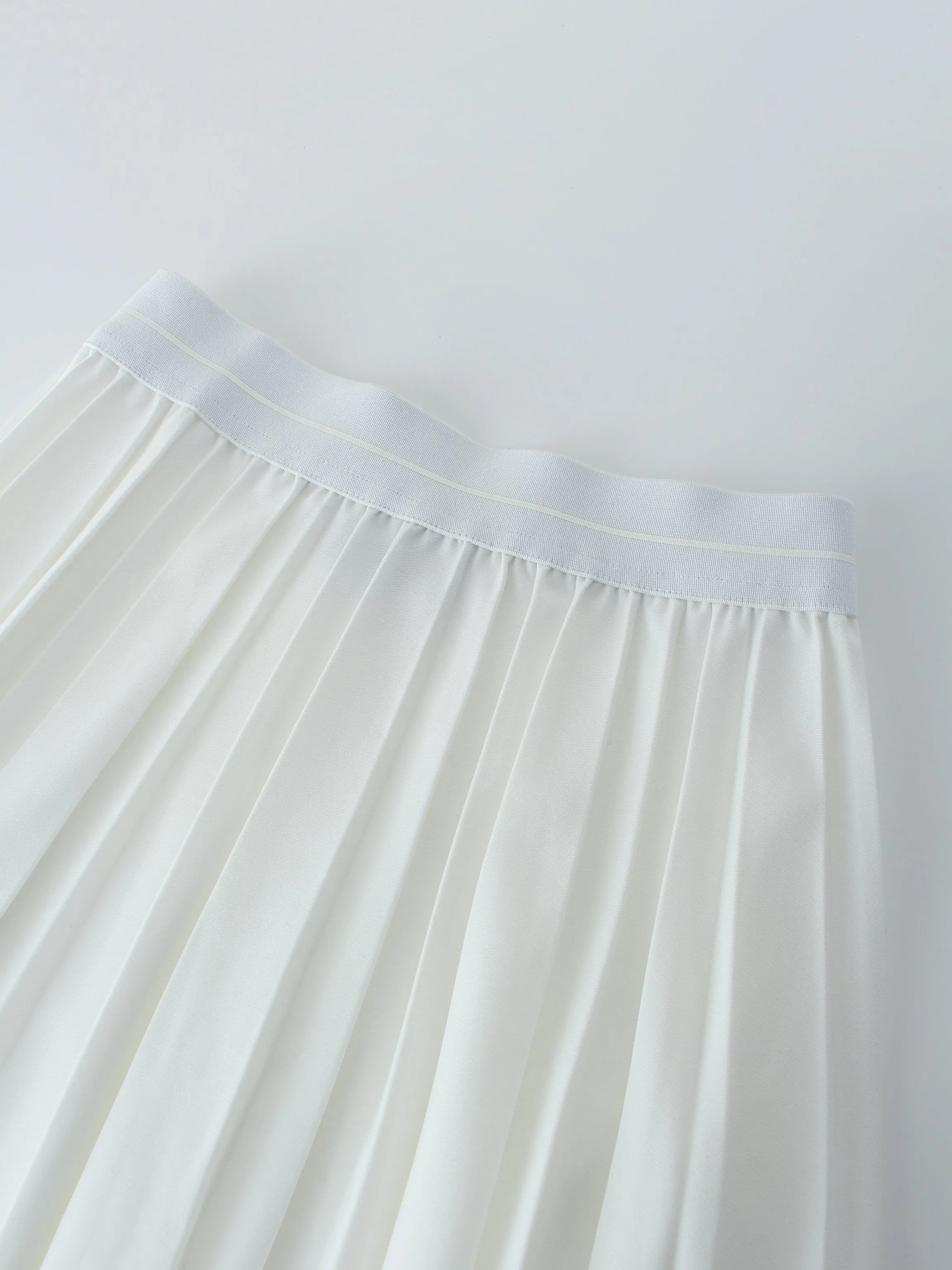 PLEATED SKIRT 24"-WHITE