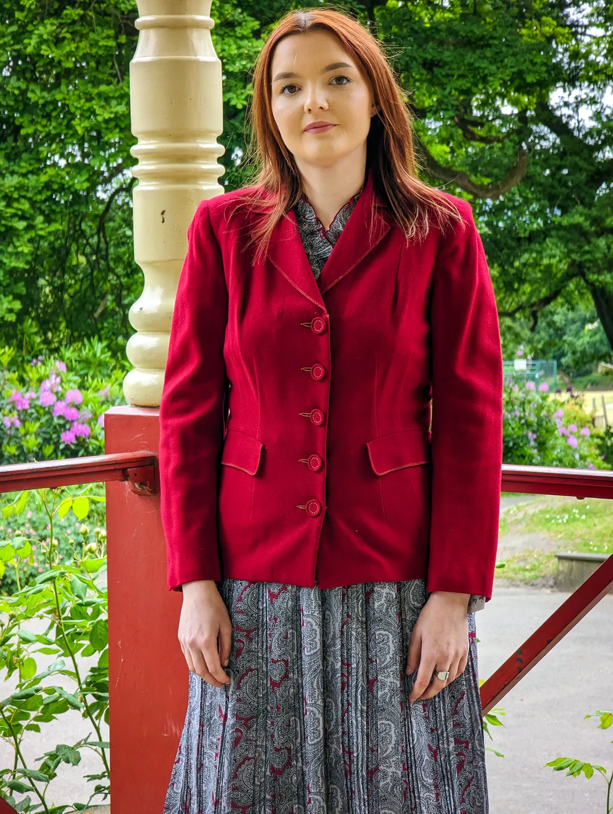 Red & Grey Paisley Frill Collar 1970s Vintage Dress