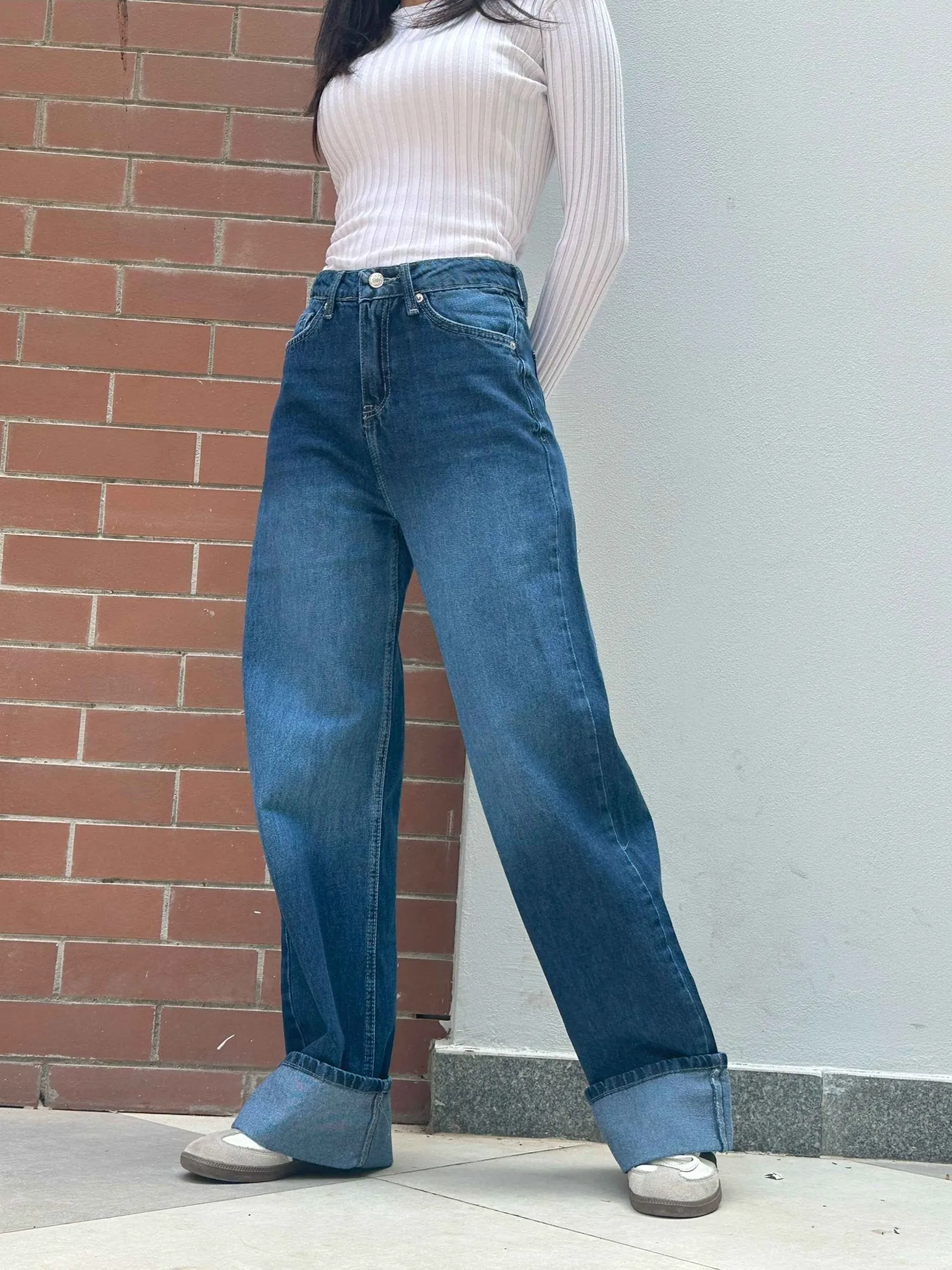 Wide Leg - Navy Blue Turn-Up Hems Jeans.