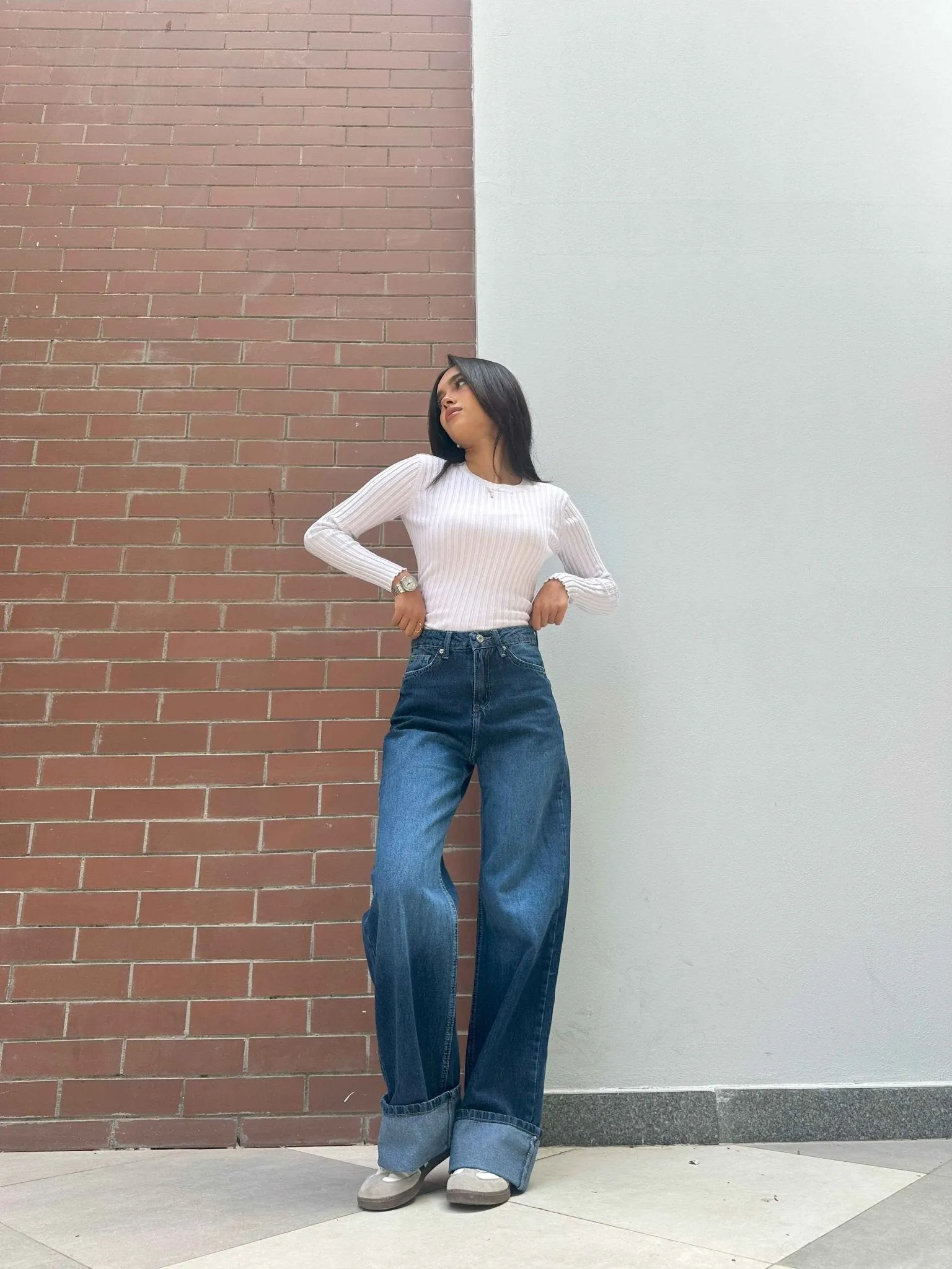 Wide Leg - Navy Blue Turn-Up Hems Jeans.