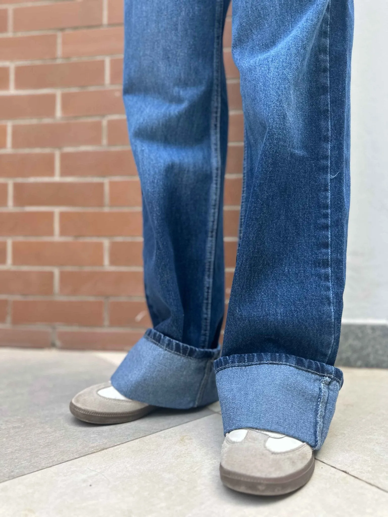 Wide Leg - Navy Blue Turn-Up Hems Jeans.