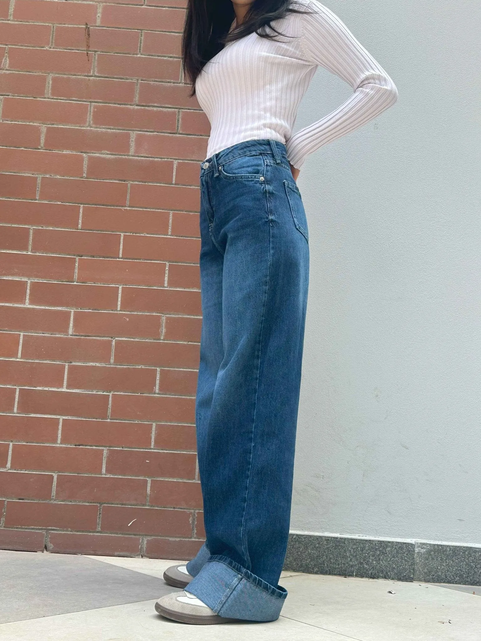 Wide Leg - Navy Blue Turn-Up Hems Jeans.