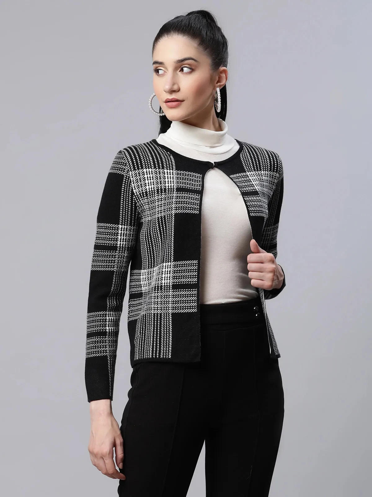 Women Checkered Black Slim Fit Casual Cardigan