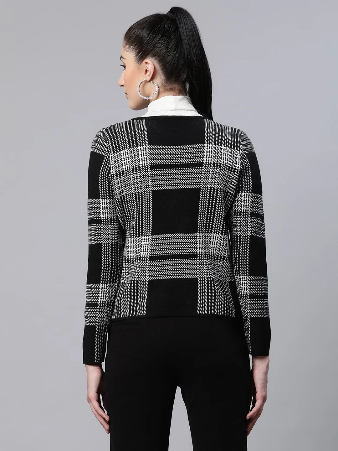 Women Checkered Black Slim Fit Casual Cardigan