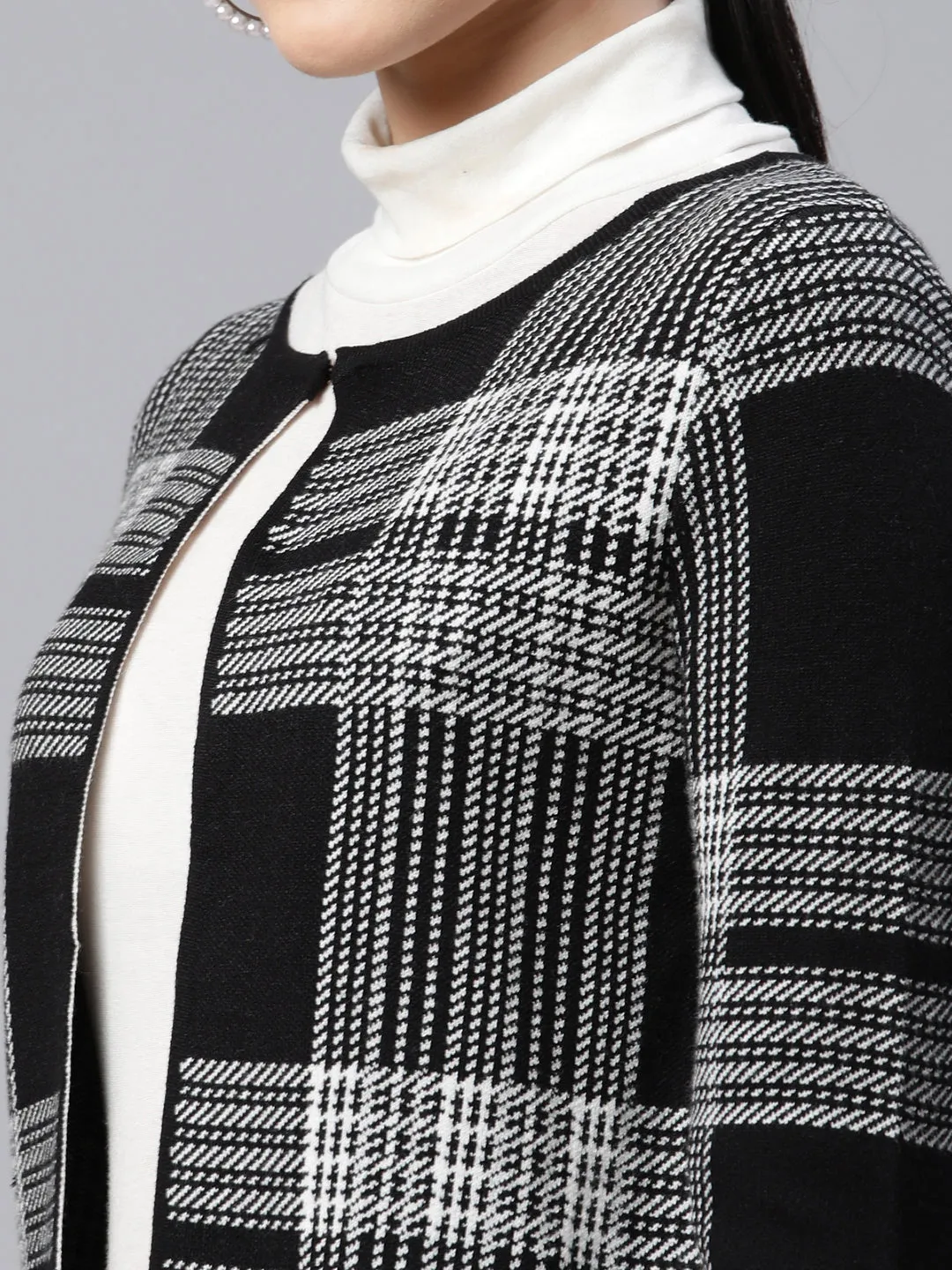 Women Checkered Black Slim Fit Casual Cardigan