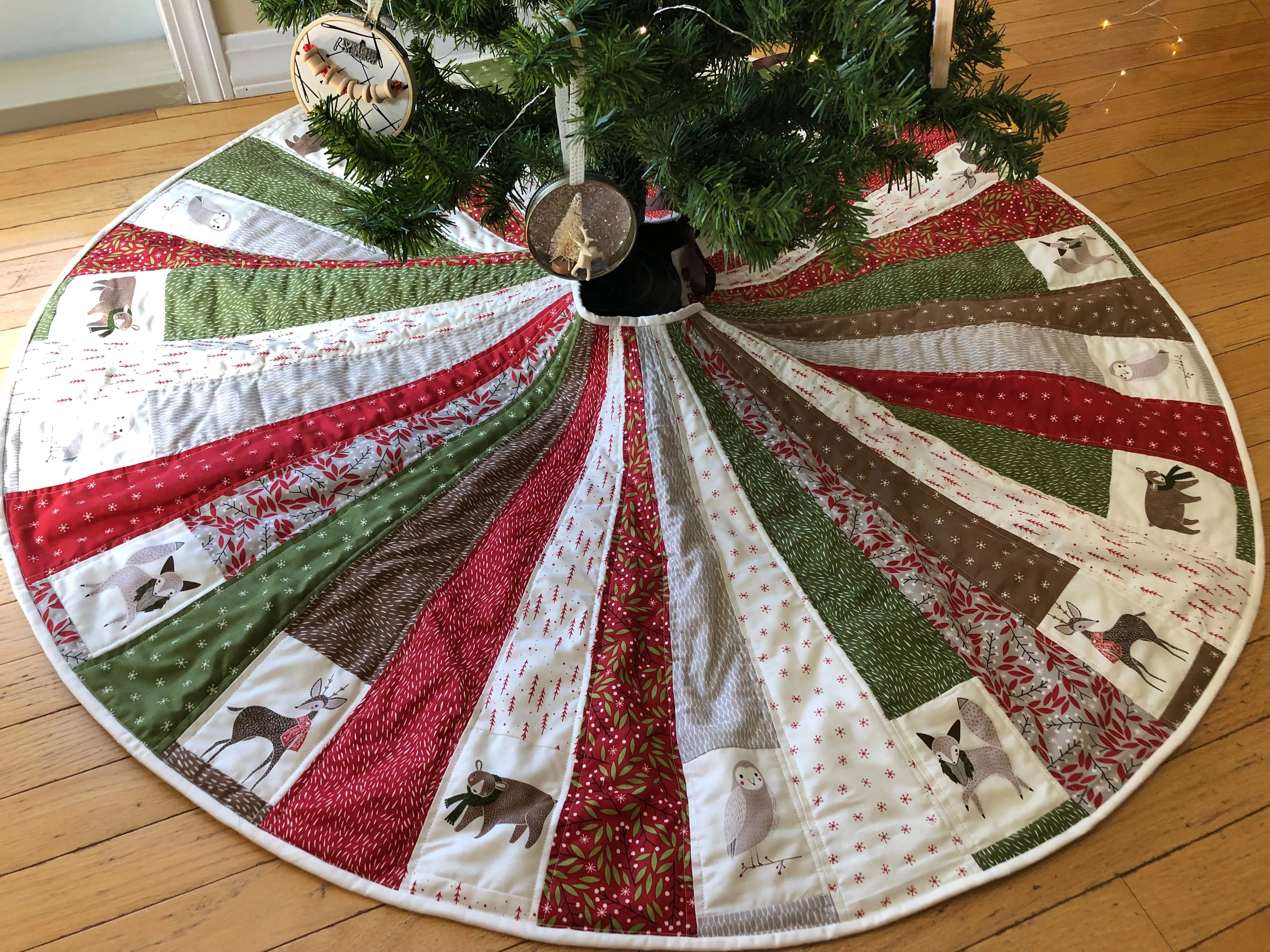 Woodland Christmas Tree Skirt Quilted, Merriment Fabric