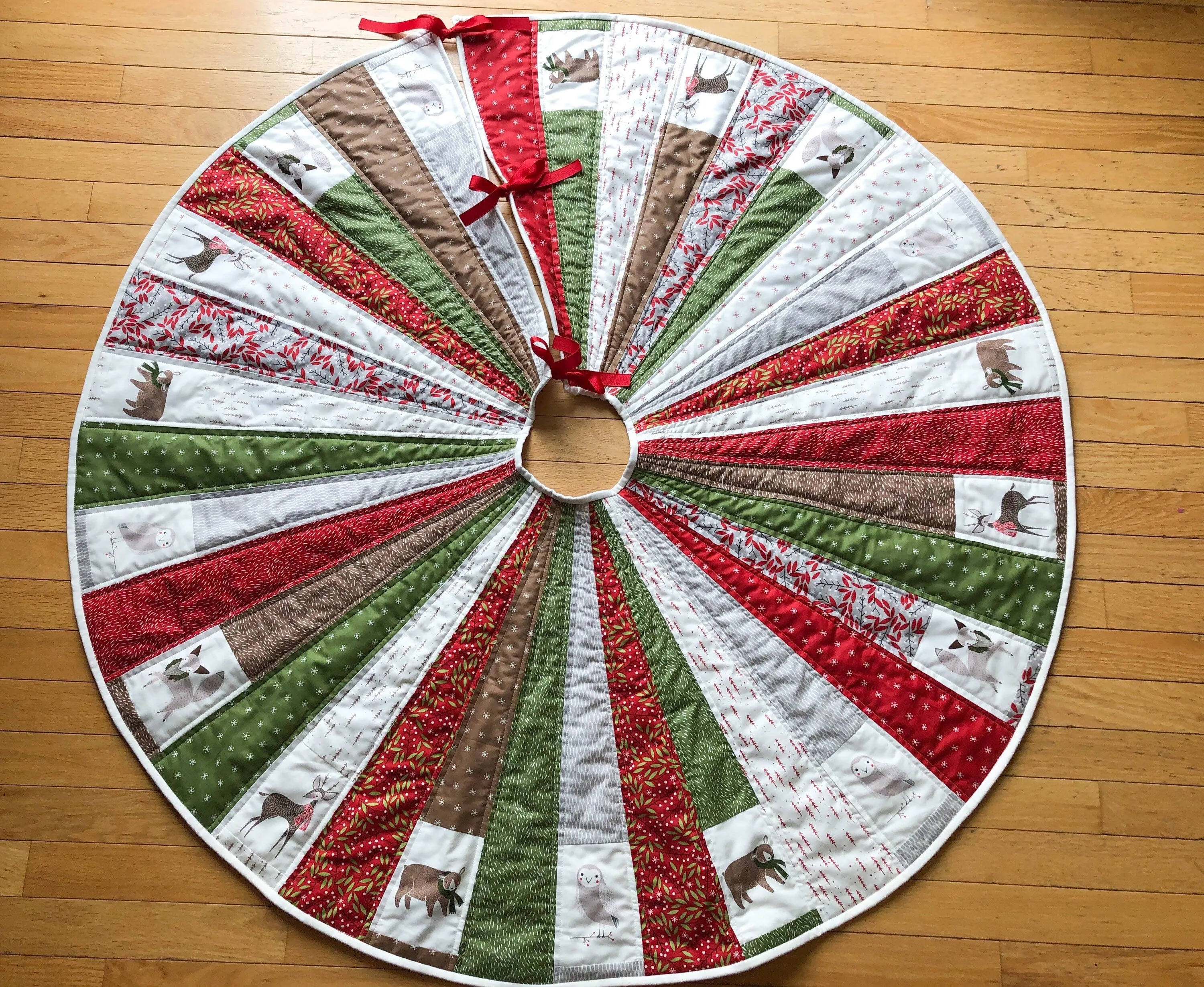 Woodland Christmas Tree Skirt Quilted, Merriment Fabric