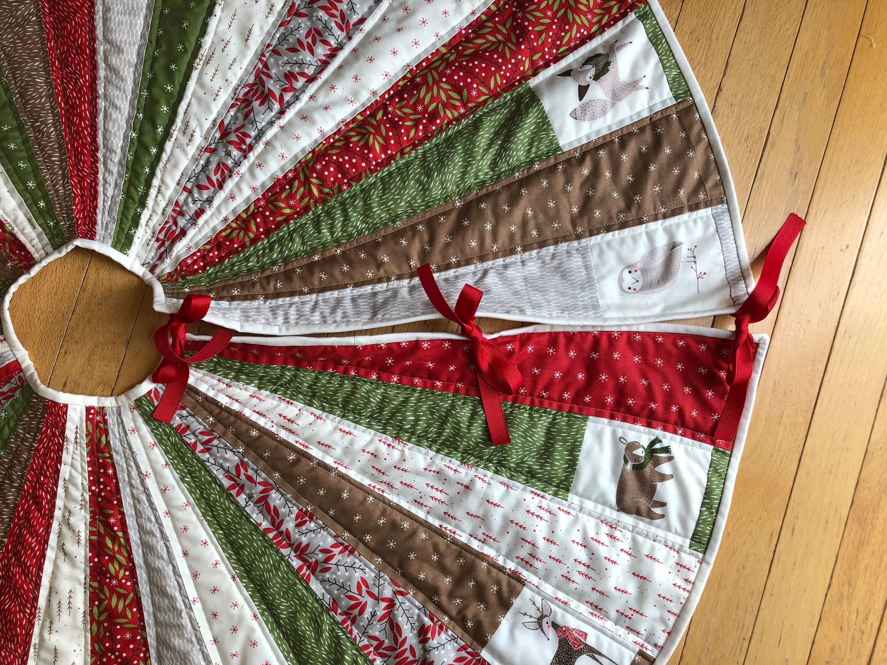 Woodland Christmas Tree Skirt Quilted, Merriment Fabric