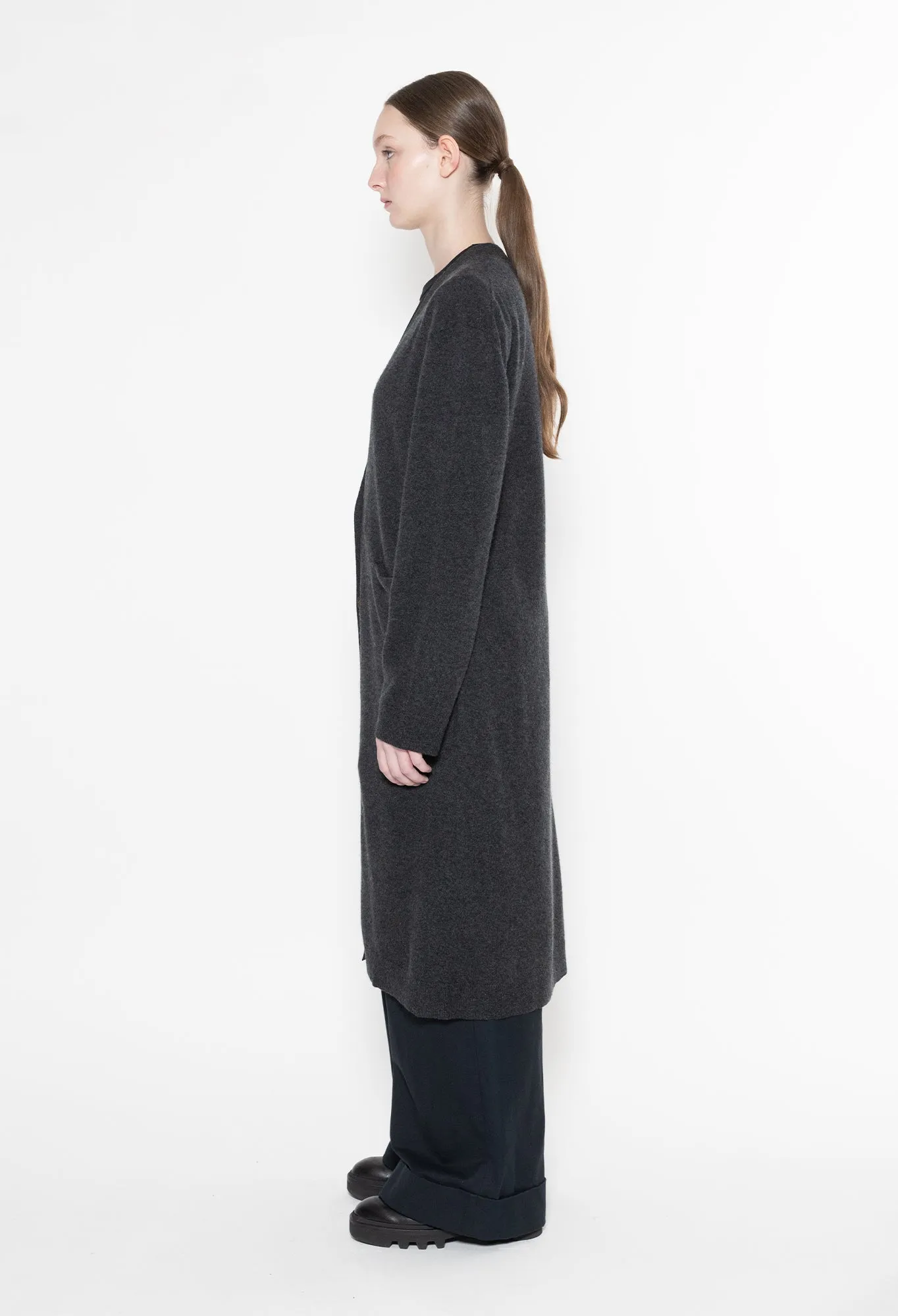 XIN - 12gg Cashmere Cardigan in Charcoal